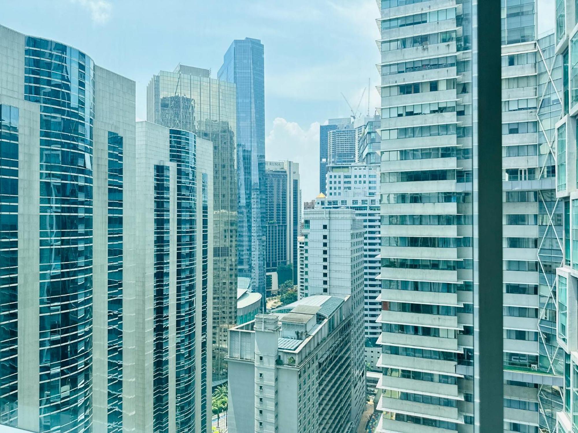 Soho Suites Klcc By Comfort Suites Kuala Lumpur Exterior photo
